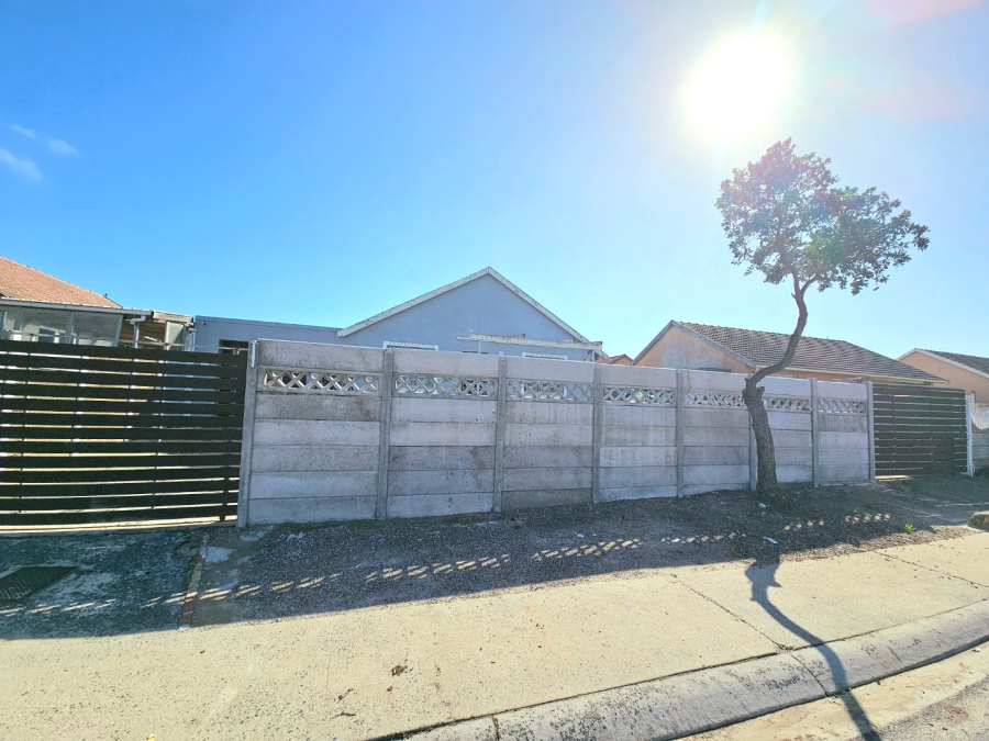 4 Bedroom Property for Sale in Strandfontein Village Western Cape